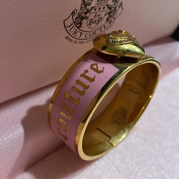 Juicy Couture Bangle Cuff Bracelet Pink Enamel Gold Heart Logo - Picture 6 of 9